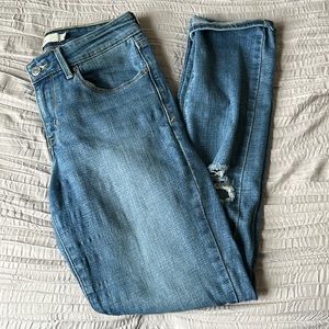 Levi mid-rise jeans